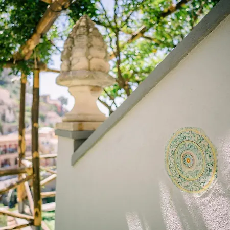 Actea فيلة بوسيتانو